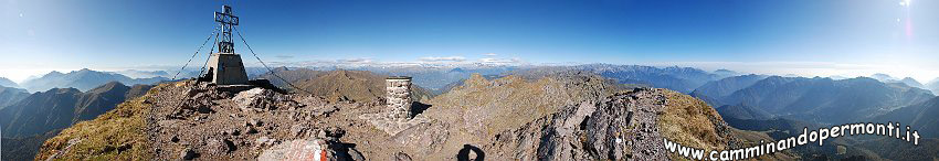 09 12285 Panoramica dal Pizzo Tre Signori.jpg